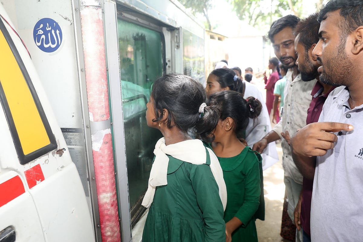 প্রিয় শিক্ষকের শেষ ফেরা