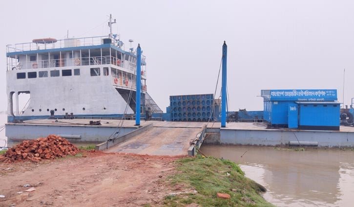 ধাওয়াপাড়া-নাজিরগঞ্জ রুটে ১০দিন বন্ধ ফেরি চলাচল