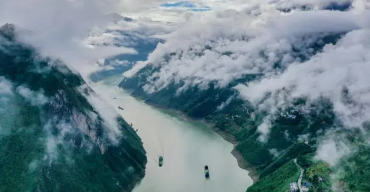 মৃতপ্রায় নদীকে যেভাবে বাঁচিয়ে তুলছে চীন