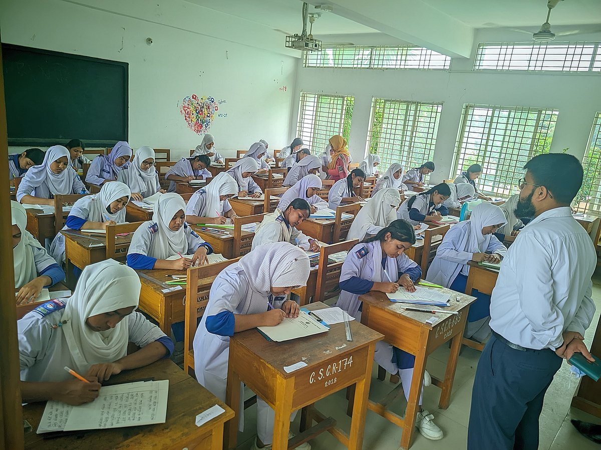 মাননীয় শিক্ষামন্ত্রী, এ কাজটি করতে পারলে জাতি আপনাকে বহুকাল মনে রাখবে