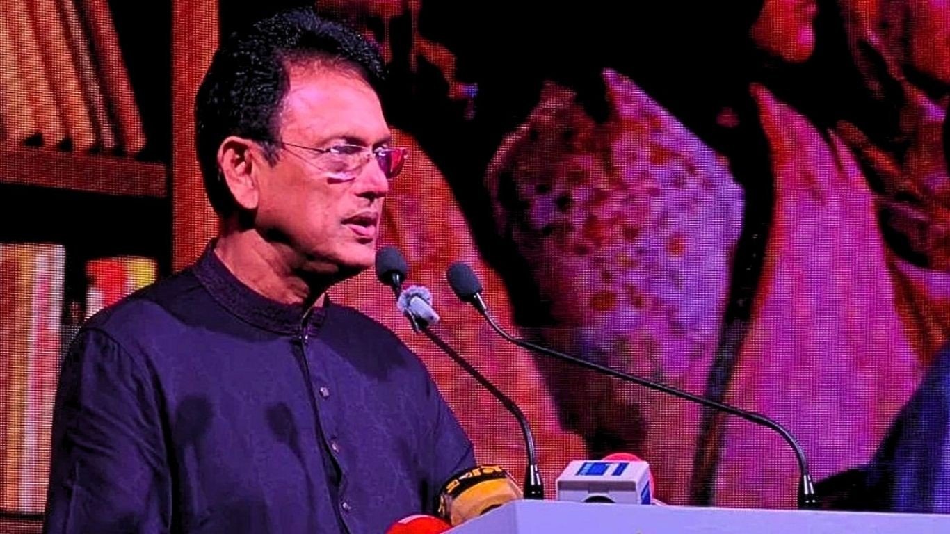 ভবিষ্যৎ প্রজন্মকে সঠিক পথে পরিচালিত করতে বইয়ের বিকল্প নেই: শিক্ষামন্ত্রী