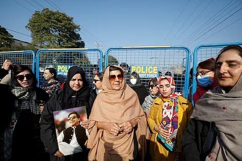 ইমরান খানের বোন আলিমাকে গ্রেপ্তার করেছে পুলিশ