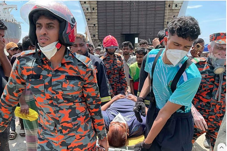 জাহাজভাঙা শিল্প: গ্রিন ইয়ার্ডের সনদ মানেই শ্রমিকের জীবনের নিরাপত্তা নয়