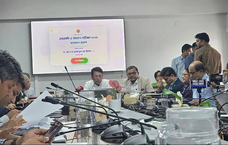 মন খুলে গান গাওয়া যায়, নম্বর দেওয়া যায় না: শিক্ষামন্ত্রী