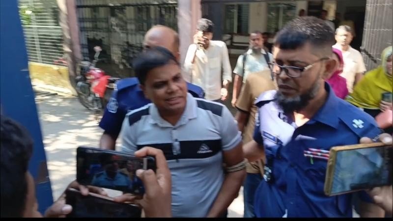 আদালত চলাকালে পুলিশকে মারধর, আসামির ১ বছরের কারাদণ্ড