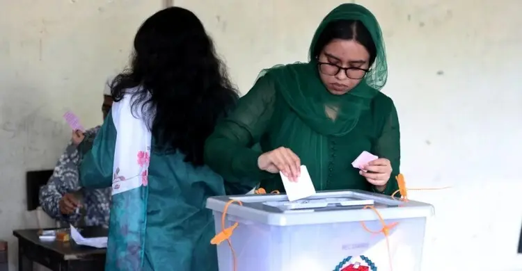 দেশে এখন মোট ভোটার ১২ কোটি ৮৭ লাখ ৭৭ হাজার ৬৪৩ জন
