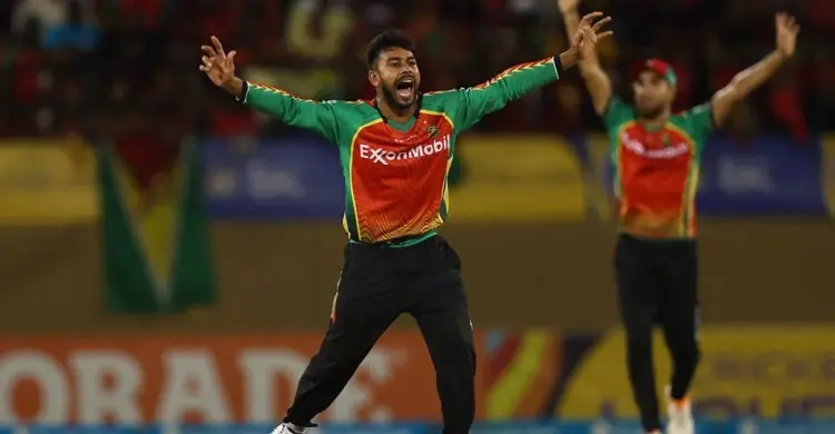 সিপিএল অভিষেকেই মিরাজের ঝুলিতে ৩ উইকেট
