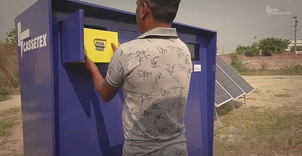 বৈদ্যুতিক যানবাহনের ব্যাটারি বদলের কাজ করছেন টাঙ্গাইলের নারীরা