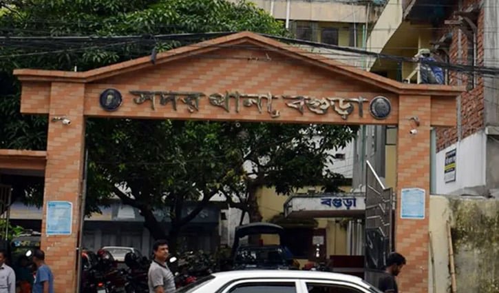 বগুড়ায় ড্রেন খুড়তে গিয়ে মিলল এসএমজির ৩৩৪ কার্তুজ