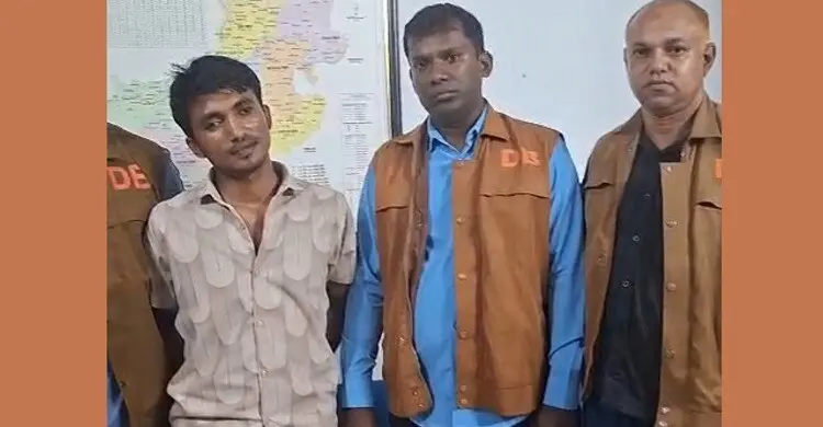 অবশেষে হ্যান্ডকাফসহ পালানো সেই আসামিকে ধরলো ডিবি