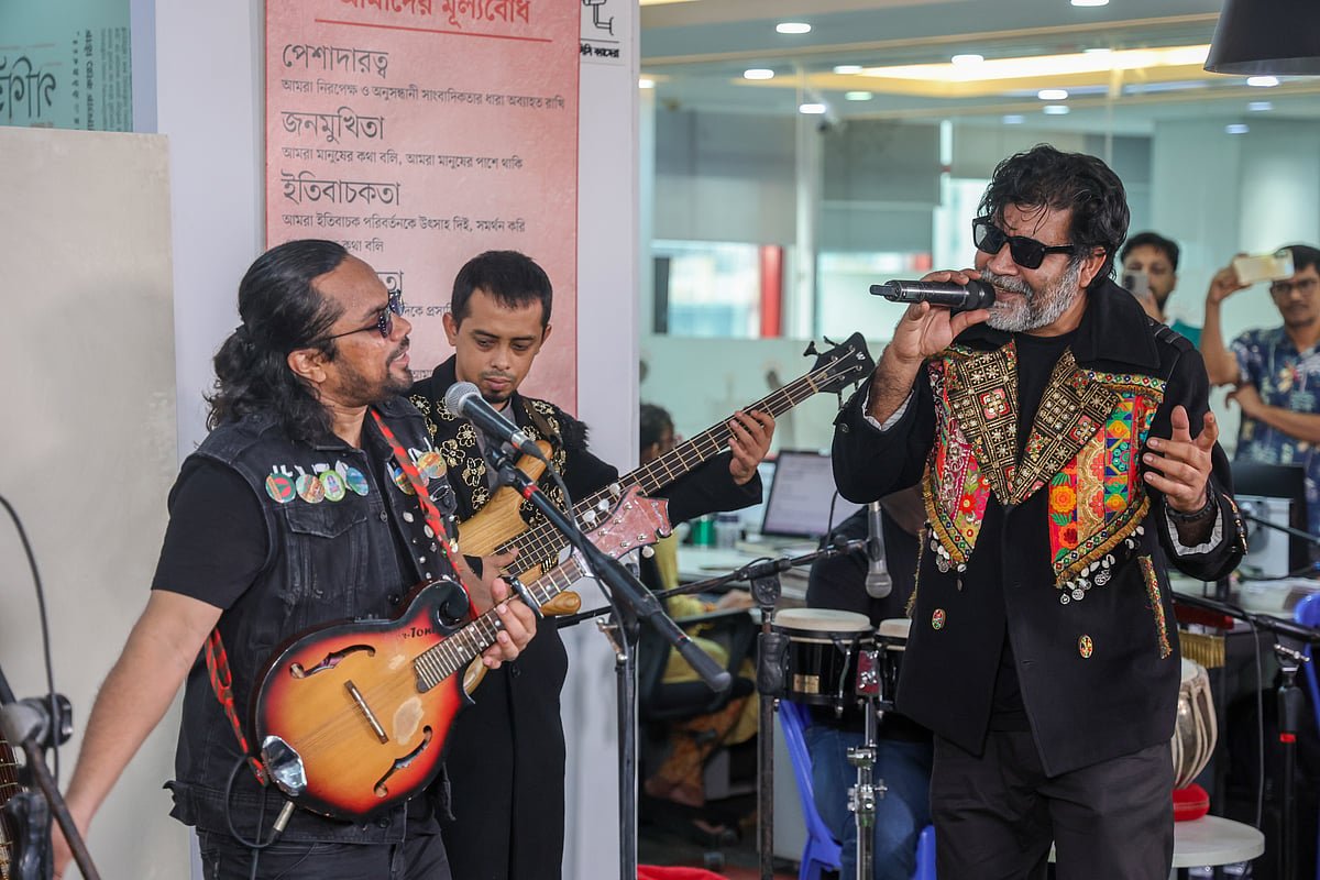 ‘প্রিয় মানুষদের সামনে গান করতে পেরে আনন্দিত হয়েছি’