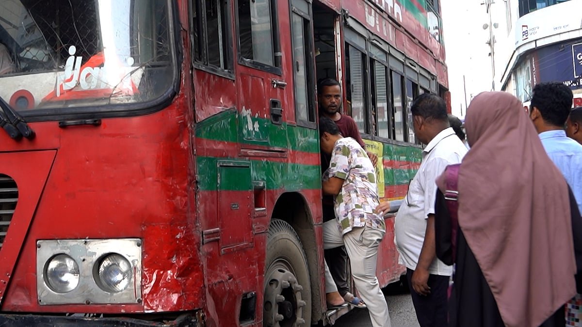 জ্বালানি তেলের মূল্যবৃদ্ধির পর দূরপাল্লা ও শহরের বাসের ভাড়া বাড়ানোর প্রস্তাব