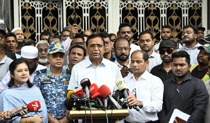 দখলমুক্ত ফুটপাত নিশ্চিত করতে নিয়মিত অভিযান: ডিএসসিসি প্রশাসক