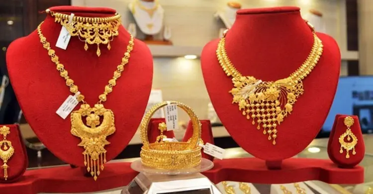 দাম বাড়ার পর আজ যে দামে বিক্রি হচ্ছে সোনার গহনা