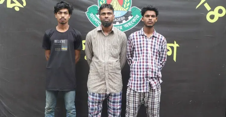 স্ত্রীকে গুলি করেন মাতাল স্বামী, পিস্তল লুকিয়ে ভুয়া গল্প বানান ছেলে