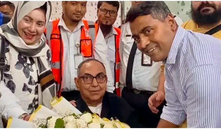 দেশে ফিরেছেন মির্জা আব্বাস