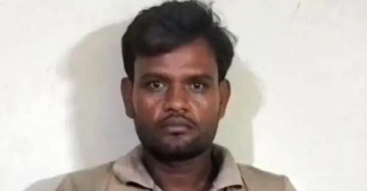 মৌলভীবাজার সীমান্ত থেকে পিস্তল-গুলিসহ ভারতীয় নাগরিক আটক