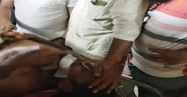 বেনাপোল স্থলবন্দরে ফর্কলিফট ছিঁড়ে শ্রমিক আহত