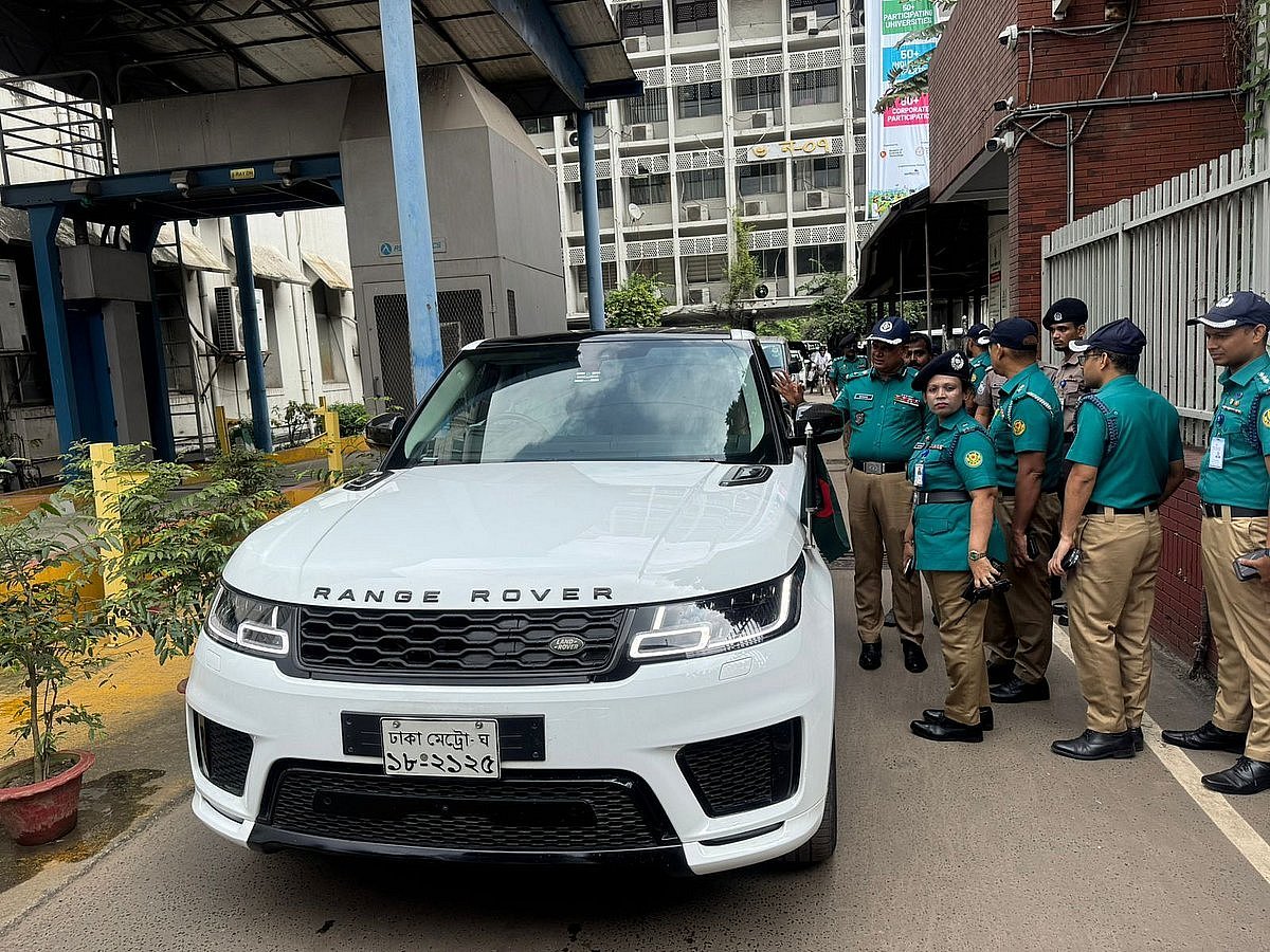 ট্রাফিক আইনে মন্ত্রীর গাড়ির বিরুদ্ধে মামলা