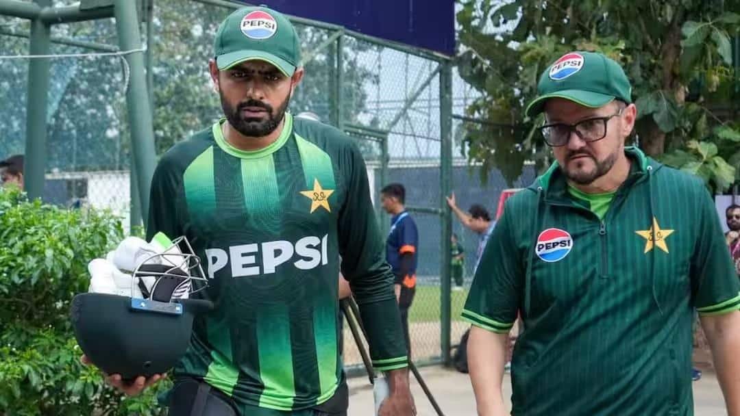 PAK vs ENG: পাকিস্তান ক্রিকেটের কঙ্কালসার পরিস্থিতি, খোঁচা দিয়ে ভন বললেন, 'এটা কি দ্বিতীয় ডিভিশন ম্য়াচ'?