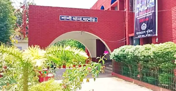 সৌদি পাঠিয়ে প্রতারণা, টাকা চাওয়ায় মারধরের শিকার প্রবাসীর পরিবার