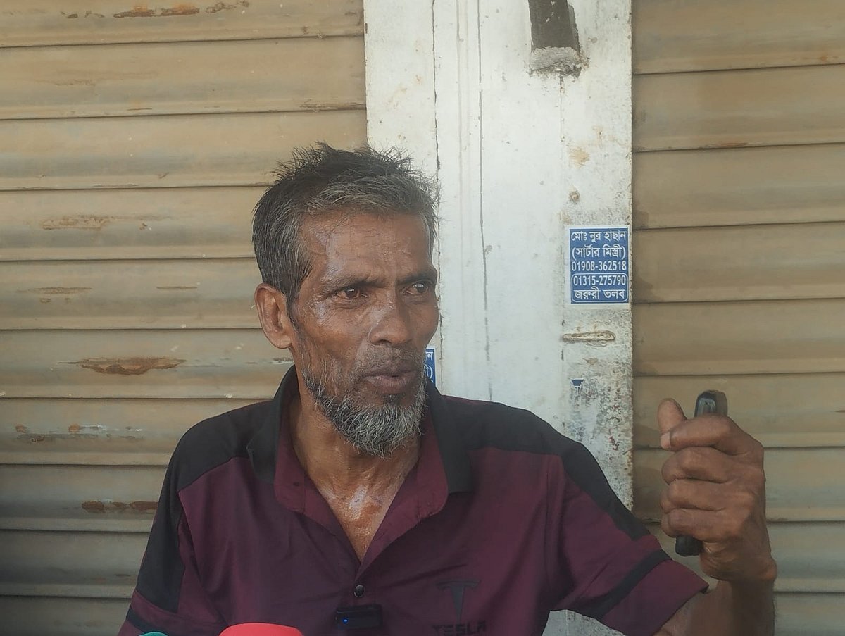 ‘আমার মানিক বেঁচে আছে নাকি মরে গেছে জানি না’