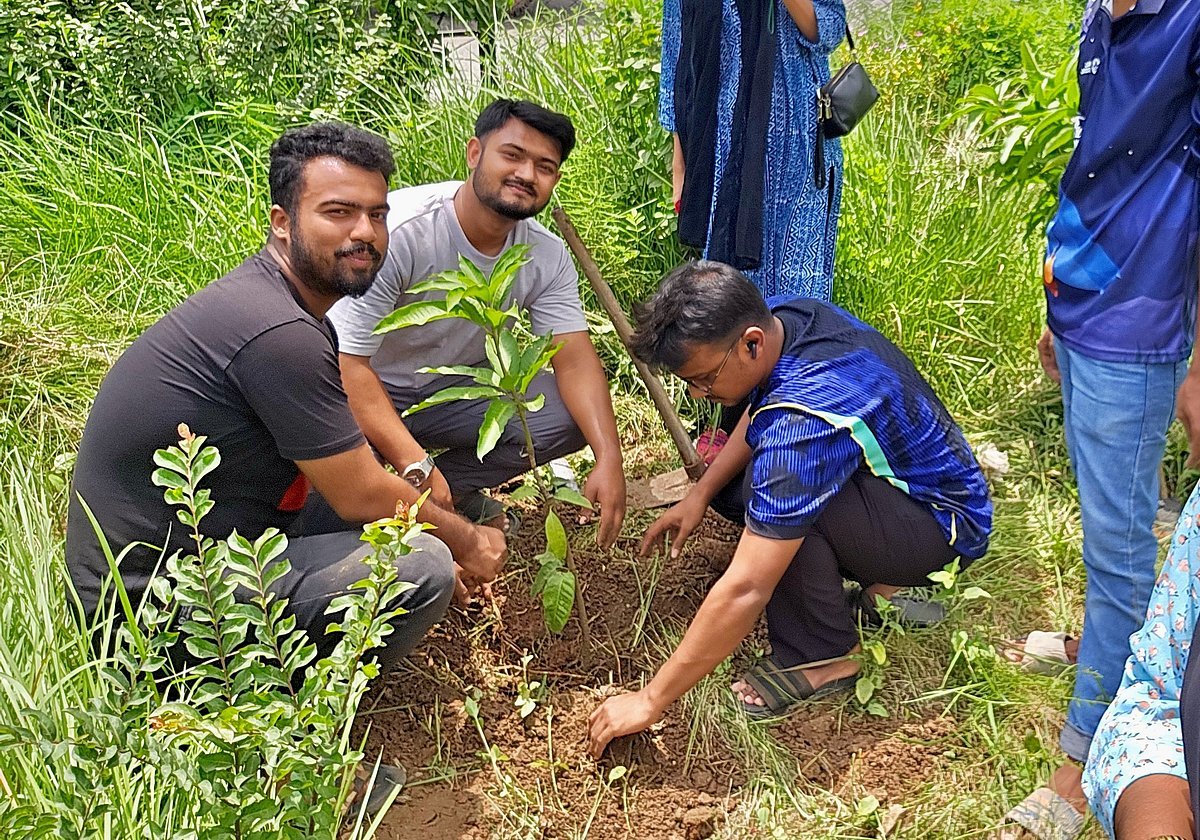 সাভার বন্ধুসভার বৃক্ষরোপণ কর্মসূচি