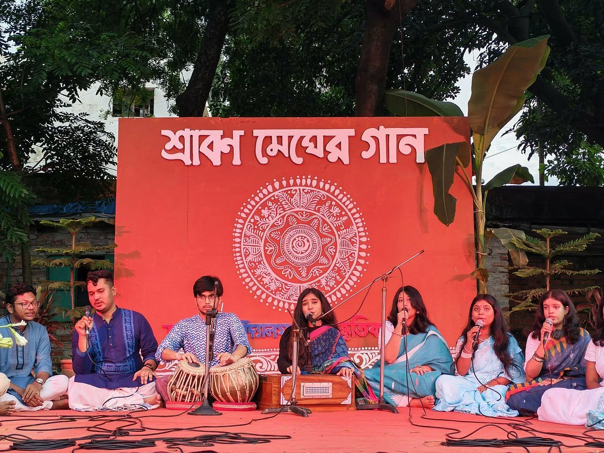 ঢাবিতে ‘শ্রাবণ মেঘের গান’  