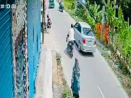 ডিবি পরিচয়ে ১২ লাখ টাকা ছিনতাই, সিসিটিভি ফুটেজ দেখে এক ব্যক্তিকে সন্দেহ পুলিশের