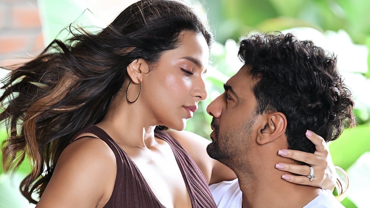 দেবের সঙ্গে ছবি দিলেন শুভশ্রী, ৪৫ মিনিটে ১৮ হাজার প্রতিক্রিয়া