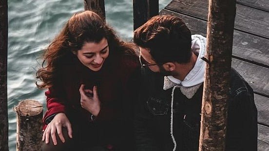 ভালোবাসা চান, তবে ভালোবাসা পেলে পালান কেন?