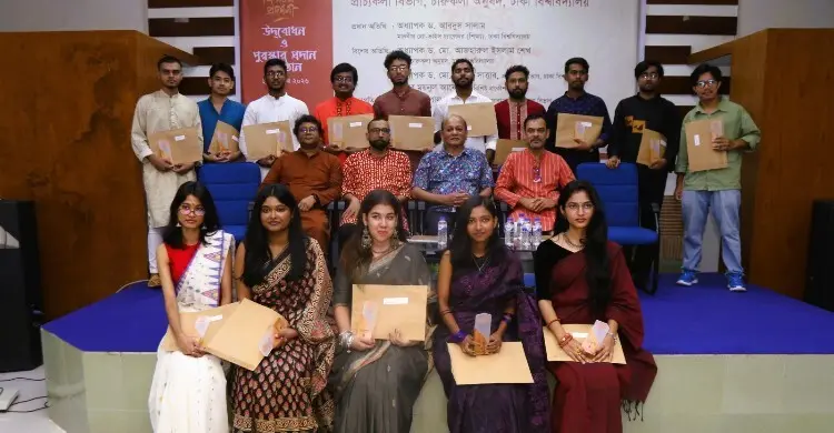 ঢাবিতে প্রাচ্যকলার প্রদর্শনী, পুরস্কার পেলেন ১৬ শিক্ষার্থী
