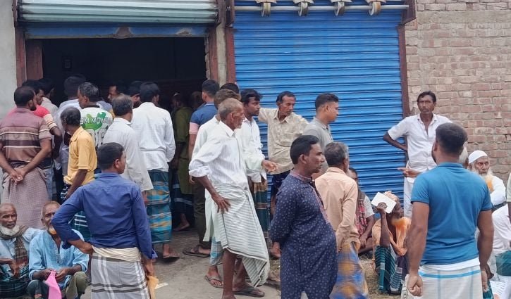 চাহিদামতো মিলছে না সার, জামালপুরে আমন নিয়ে শঙ্কা