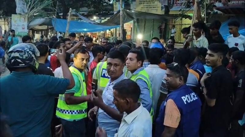 সিরাজগঞ্জে এমপি আয়নুল হকের ওপর হামলা, গাড়ি ভাংচুর
