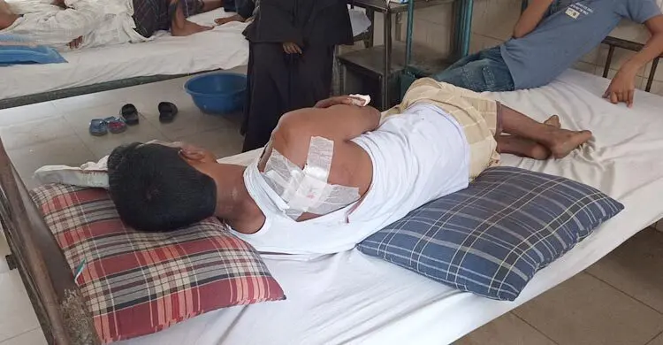 ইউপি সদস্যকে ছুরিকাঘাতে হত্যাচেষ্টার অভিযোগ