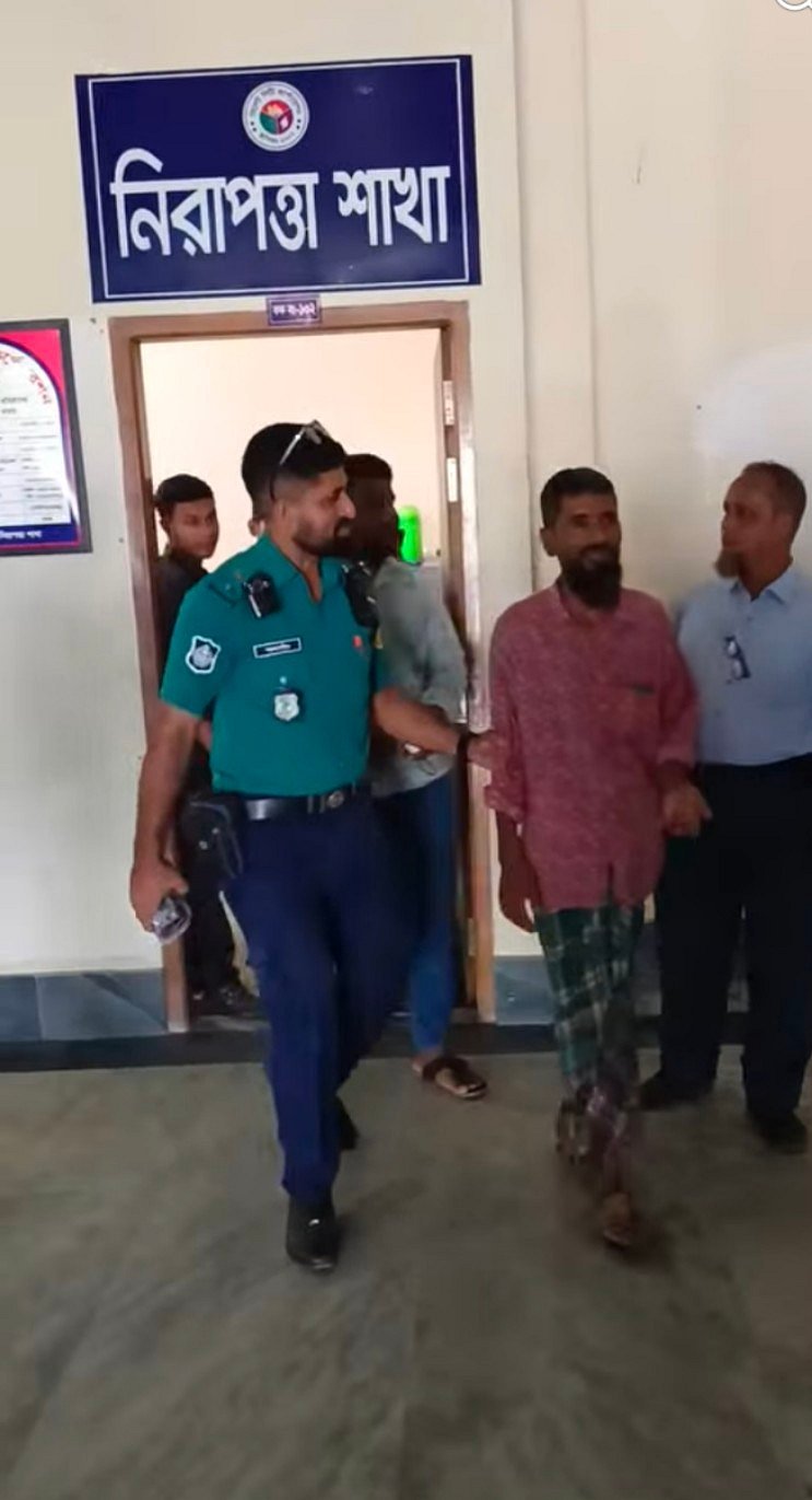 পানির দাবিতে সিটি করপোরেশনে গিয়েছিলেন ৬ যুবক, দেওয়া হলো পুলিশে
