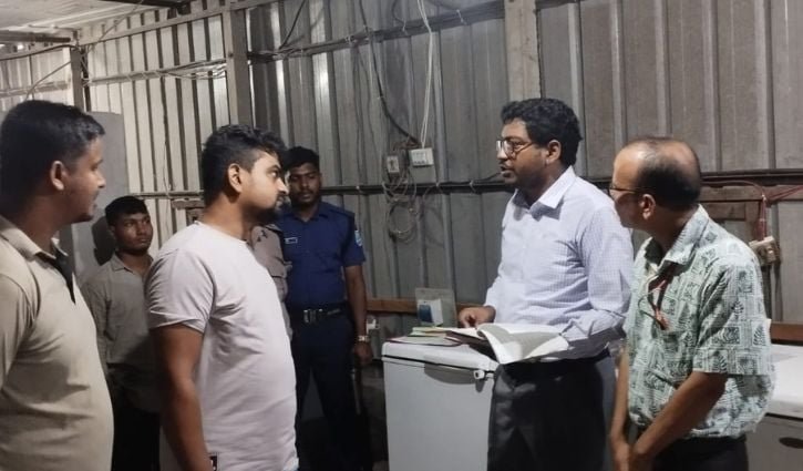 মুন্সীগঞ্জে অস্বাস্থ্যকর পরিবেশে আইসক্রিম তৈরি, ২০ হাজার টাকা জরিমানা