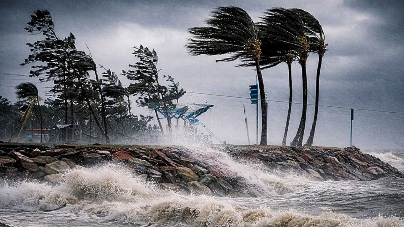 রাতের মধ্যে ৭ অঞ্চলে ৬০ কিমি বেগে ঝড়ের আভাস