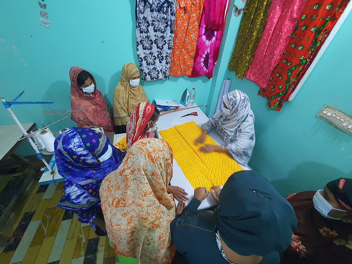 আঁধার গলির জীবন পেরিয়ে আলোর ঠিকানায় ভাসমান যৌনকর্মীরা