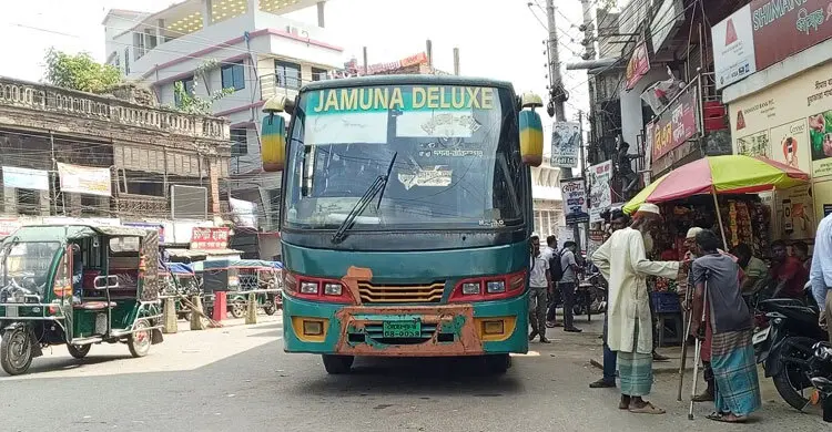 চুয়াডাঙ্গা থেকে আন্তঃজেলার সব রুটে বাস-মিনিবাস বন্ধ