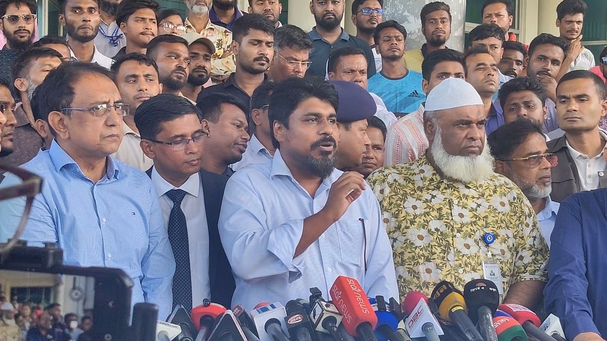 আশ্বাস পেয়ে কর্মবিরতি প্রত্যাহার বগুড়ার ইন্টার্ন চিকিৎসকদের