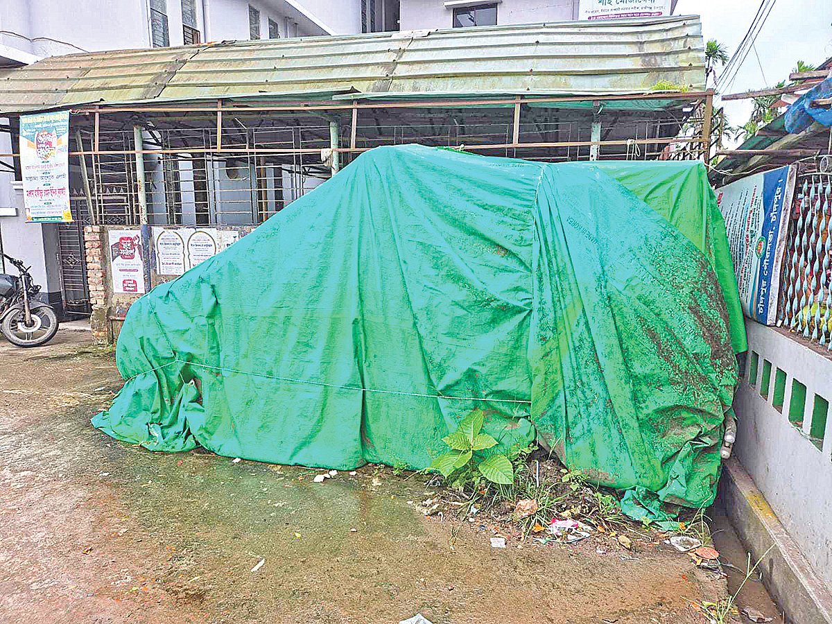 চাঁদপুরে বেওয়ারিশ লাশ বহনের দুটি অ্যাম্বুলেন্স বিকল, ভোগান্তি