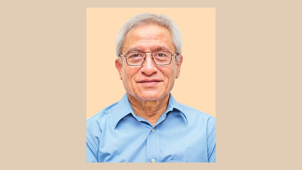 সরকারের খরচ কমানোয় 
অগ্রাধিকার দিতে হবে