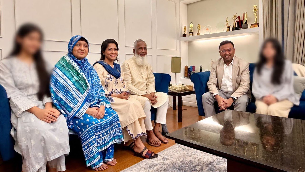অভিনেত্রী বাঁধনের বাসায় পররাষ্ট্র প্রতিমন্ত্রী