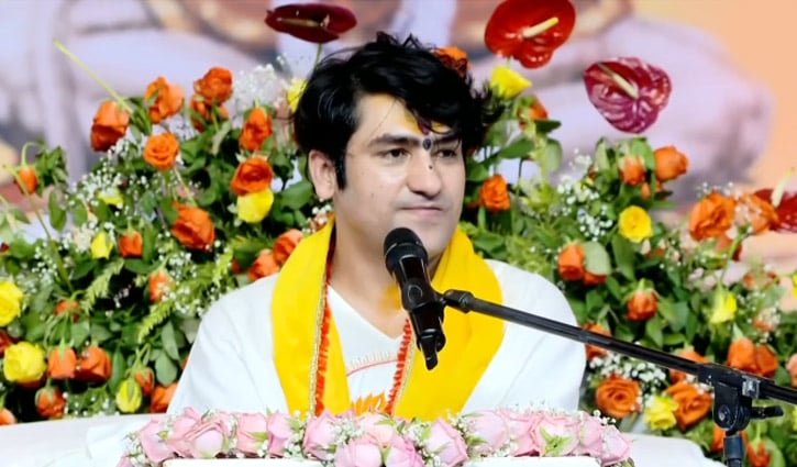 পশ্চিমবঙ্গে দুর্গাপূজায় আমিষ বন্ধের ডাক বাগেশ্বর বাবার, প্রতিক্রিয়া রাজ্যজুড়ে