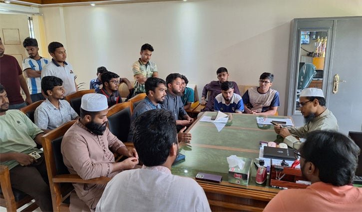 চবির ফরহাদ হোসেন হলে শূন্য আসন মেধায় বরাদ্দের দাবি