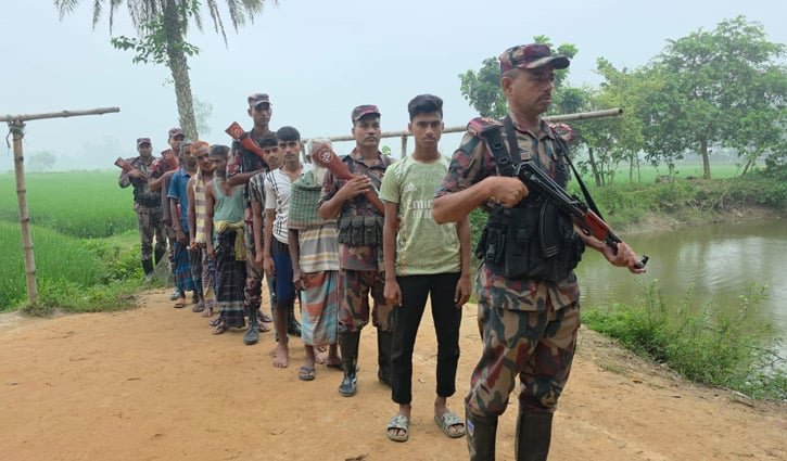 বিরামপুর সীমান্ত দিয়ে ২৫ জনকে পুশইনের চেষ্টা 