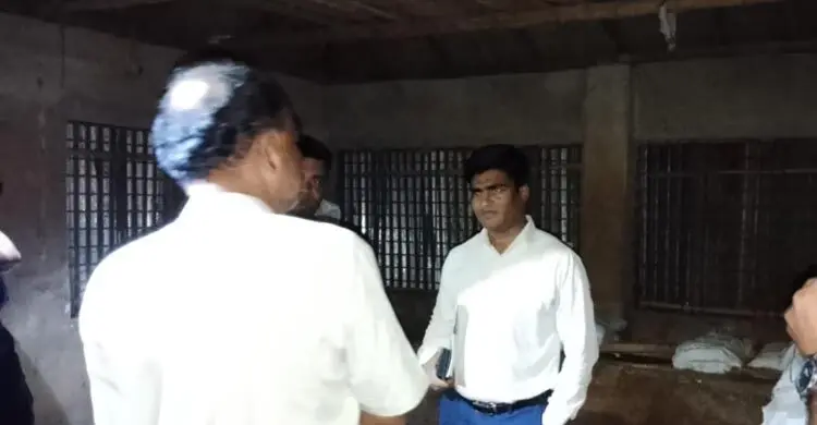 গুদামে অবৈধভাবে সার মজুত রাখায় সাবেক চেয়ারম্যানকে জরিমানা