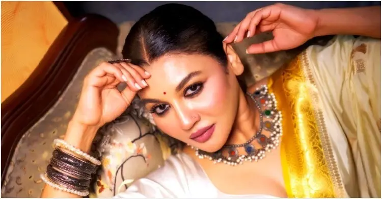 বিশেষ চমক নিয়ে এবার লন্ডনে জয়া আহসান