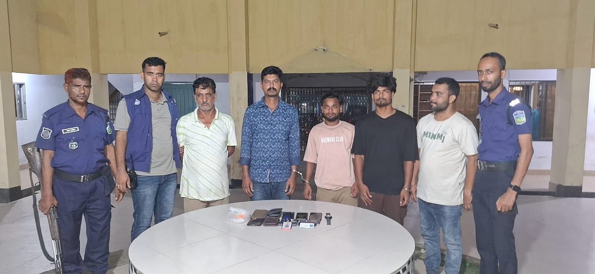 ডিবি-ডিজিএফআই পরিচয়ে নিয়ে যাওয়া হচ্ছিল যুবককে, আসল পুলিশ যেভাবে উদ্ধার করল